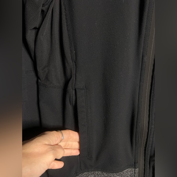Lululemon post gravity Men’s  black Jacket in size M - Picture 4 of 9